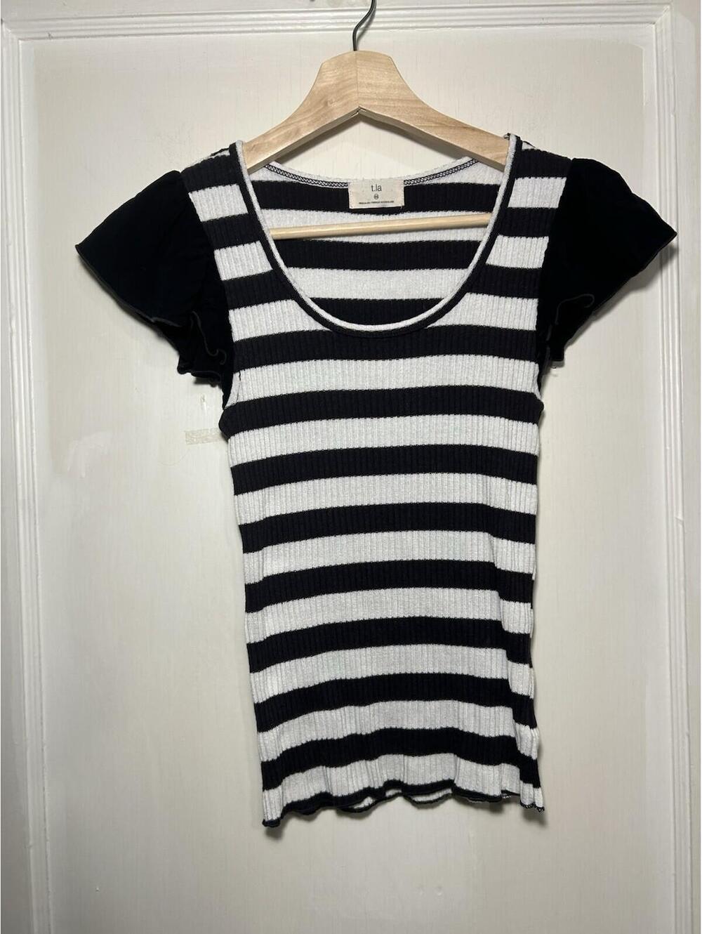 t.la Anthropologie Black & White Striped Ribbed Top Short Flutter Sleeves Sz Xs